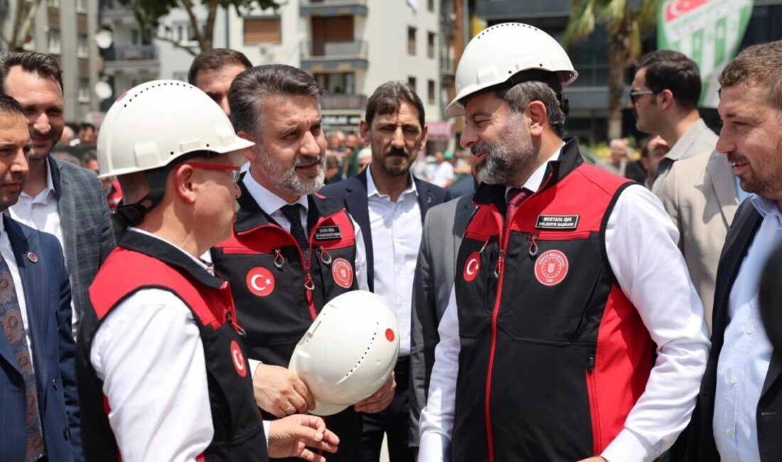 Bursa Büyükşehir’den Gürsu’ya çıkarma 17 ilçeye eşit hizmet politikasını yönetim anlayışının merkezine koyan Bursa