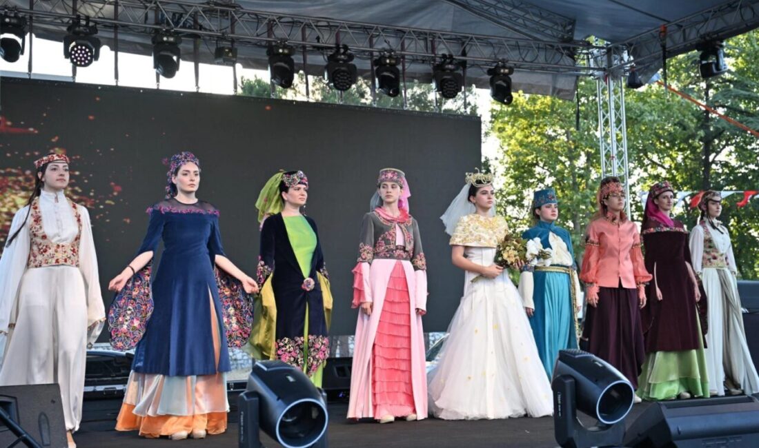 Bursa'da Yıldırım Belediyesi tarafından geleneksel hale getirilen El Emekleri Festivali’nin