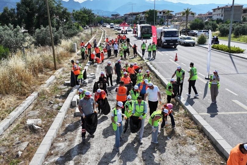 Denizli Büyükşehir Belediyesi, Türkiye Çevre Haftası kapsamında düzenlediği etkinliklerle kentte