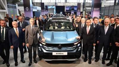 Sanayi ve Teknoloji Bakanı Mehmet Fatih Kacır, Bursa’da düzenlenen Renault