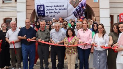 İZMEK’in Akmeşe Mahallesi’nde düzenlenen yıl sonu sergisinde, kursiyerlerin bir yıl