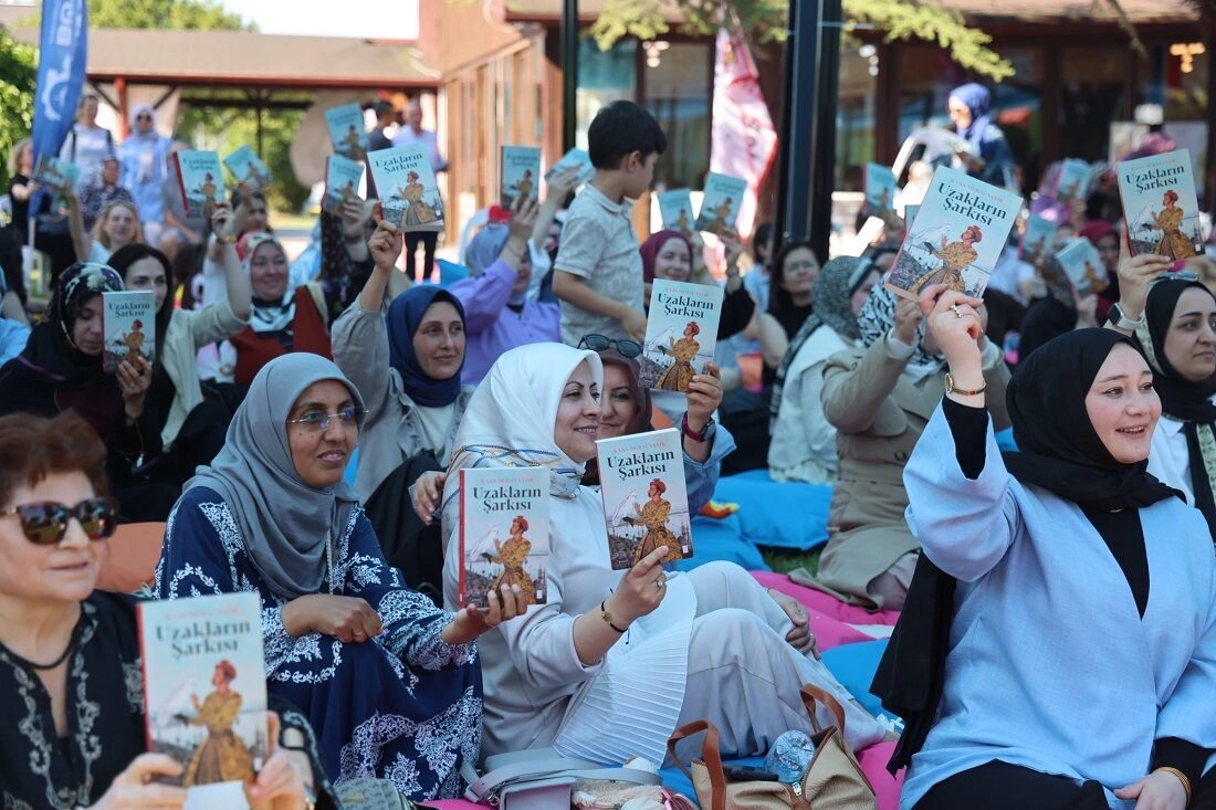 Kocaeli Büyükşehir Belediyesi, okuma kültürünü yaygınlaştırmak ve kitaplar aracılığıyla bireylerin