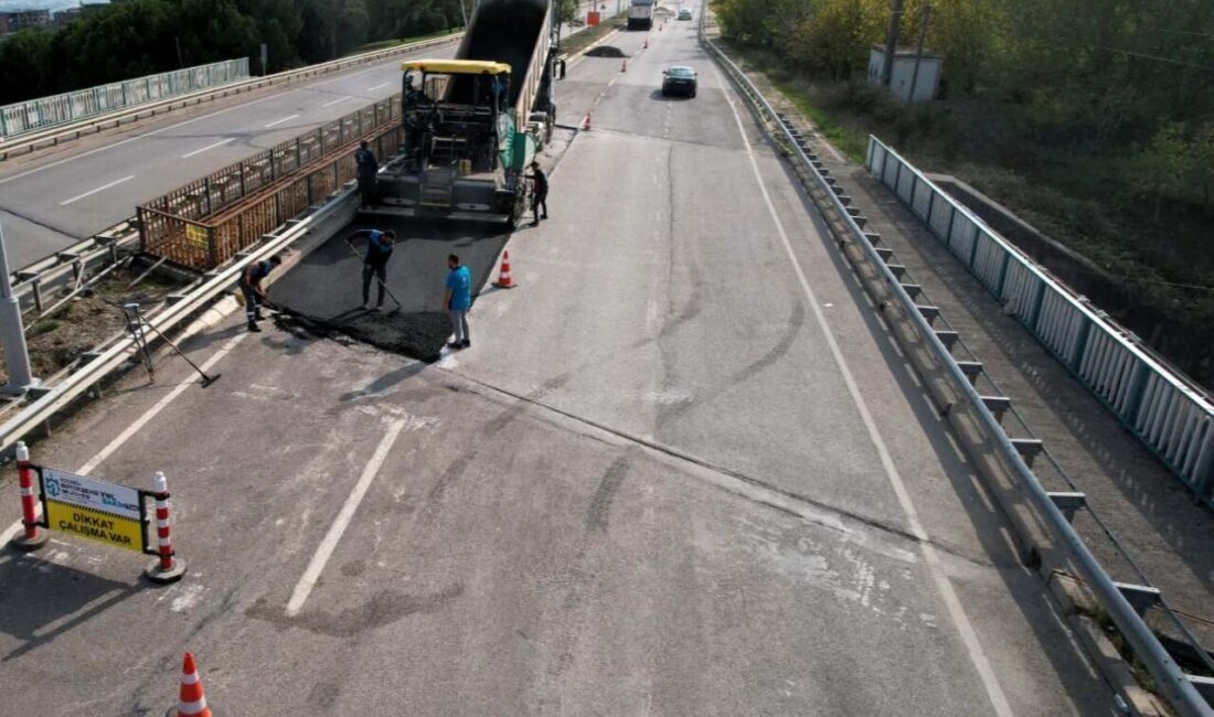Kocaeli’de ulaşım hamlesi Kocaeli Büyükşehir Belediyesi, kent genelinde 56,5 kilometrelik bozuk yolda sathi