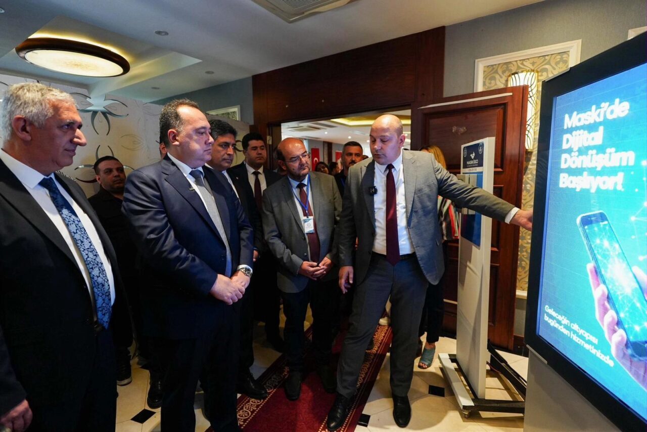 MASKİ’de yapay zeka ve akıllı hizmetler devrede Manisa Büyükşehir Belediyesi, MASKİ'nin öz kaynaklarıyla geliştirdiği dijital dönüşüm projelerini