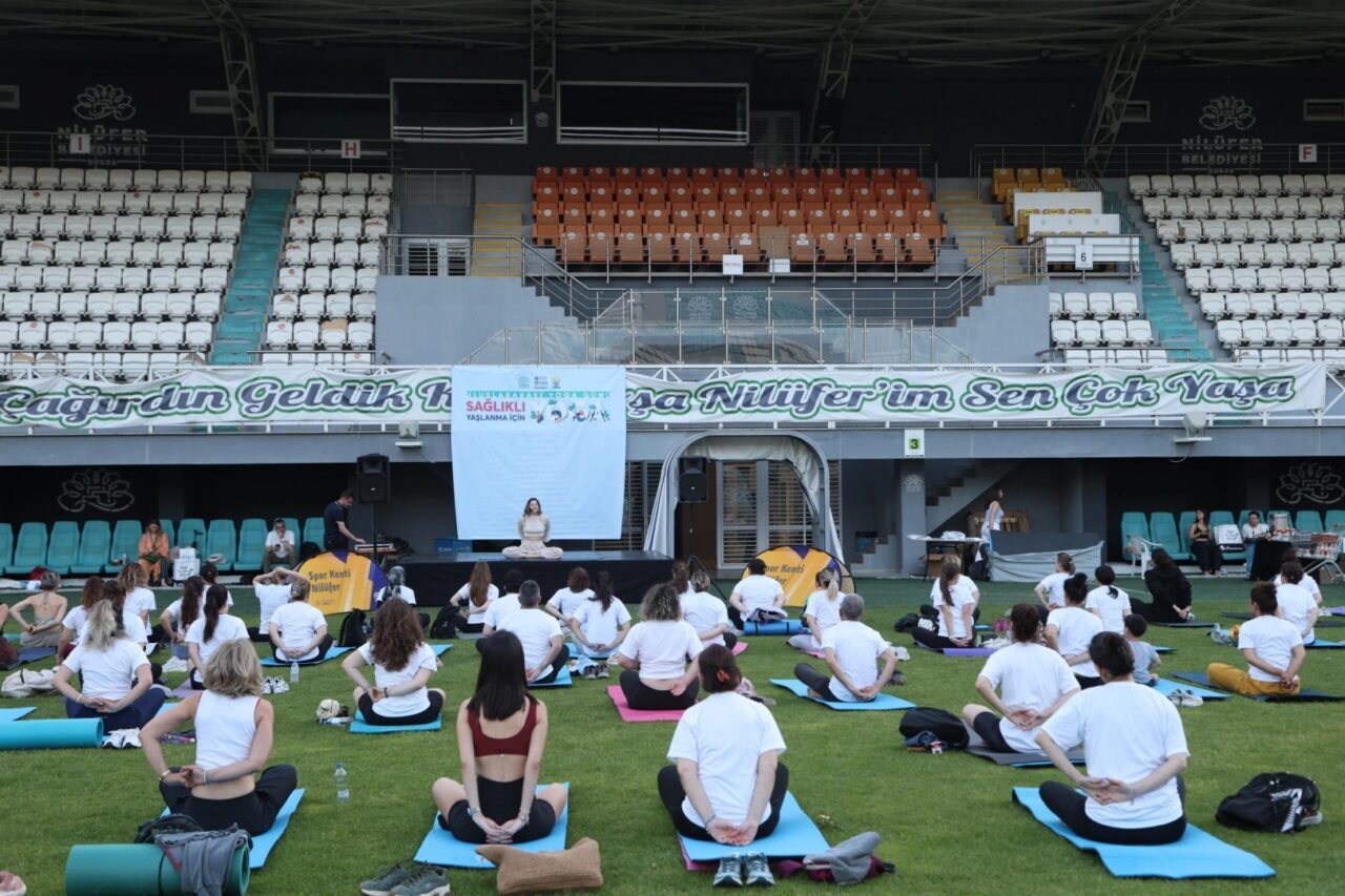 Nilüfer Belediyesi’nin, Hindistan Başkonsolosluğu iş birliğiyle “Uluslararası Yoga Günü” dolayısıyla
