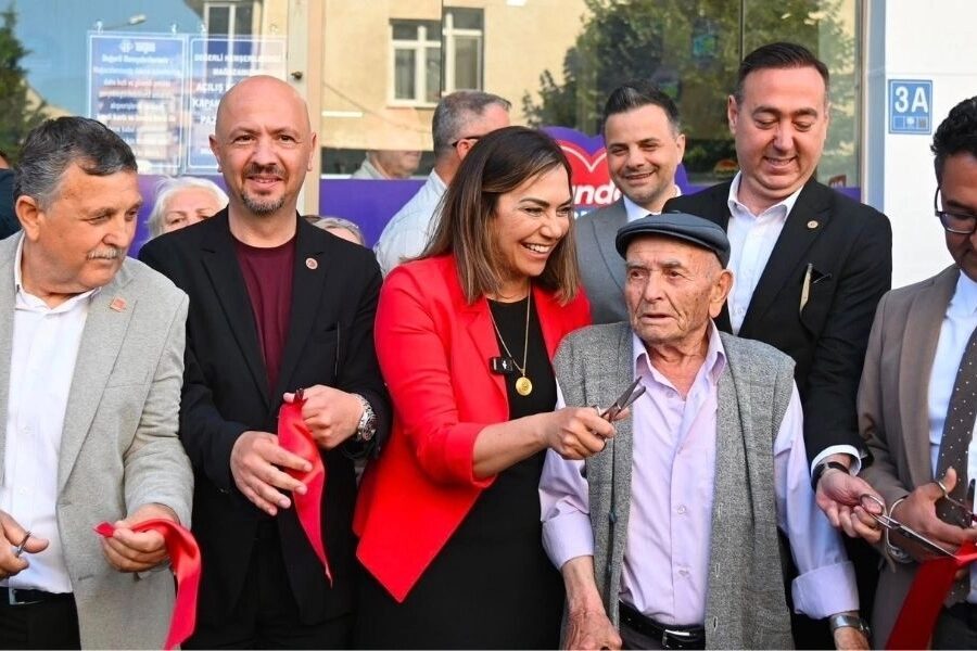 TEK Market Tekirdağ’ın 7’nci şubesiyle Saray’da Tekirdağ Büyükşehir Belediyesi’nin üretici ile tüketici arasında doğrudan köprü kuran