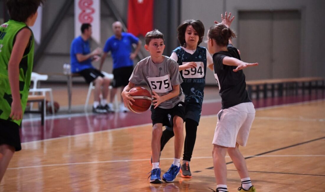 TOFAŞ’ta basketbol altyapı seçmeleri sonuçlandı TOFAŞ Spor Kulübü’nde 2011-2018 arası doğumlu sporcuların katılımıyla 7 Haziran’da