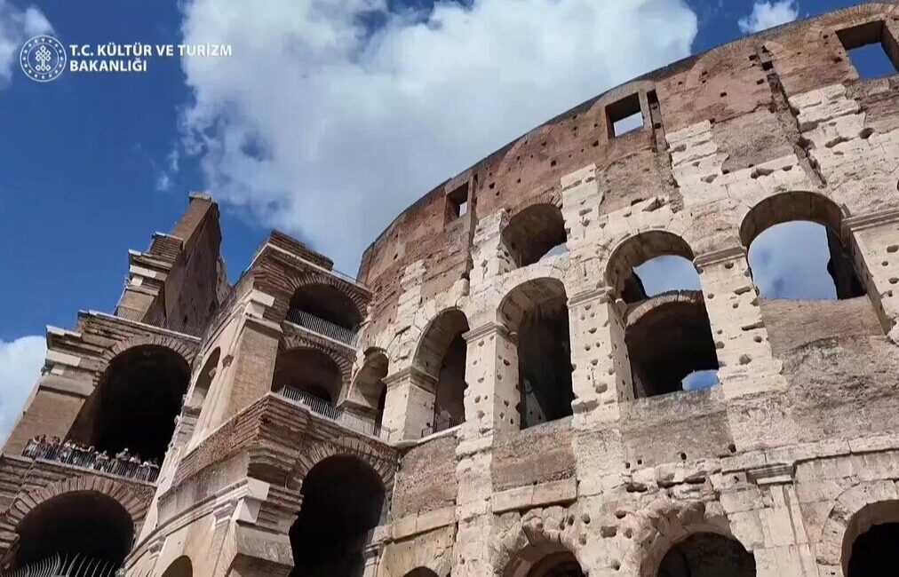 Troya’nın efsaneleri Kolezyum’da dünyayla buluştu Kültür ve Turizm Bakanı Mehmet Nuri Ersoy, İtalya Kültür Bakanı