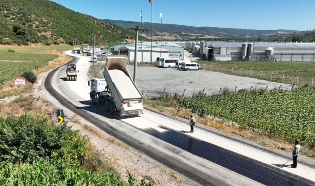 Bursa Büyükşehir Belediyesi, 17 ilçede yol yenileme çalışmaları çerçevesinde Karacabey