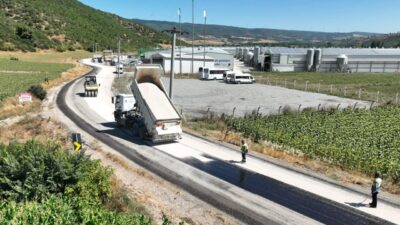 Bursa Büyükşehir Belediyesi, 17 ilçede yol yenileme çalışmaları çerçevesinde Karacabey