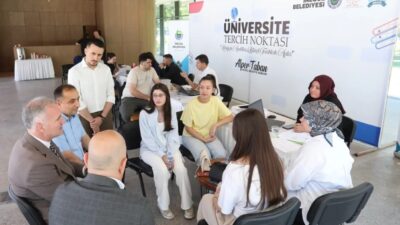 İnegöl Belediye Başkanı Alper Taban, üniversite tercih döneminde öğrencilere ücretsiz