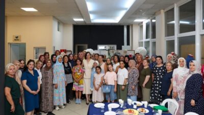 Karabağlar Belediyesi Tekstil Akademi'de eğitimlere başlayan 51 kadın, mezuniyet buluşmasına