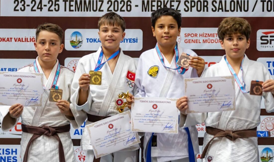 Kocaeli Büyükşehir Belediyesi Kağıtspor Kulübü, farklı branşlarda elde ettiği ulusal
