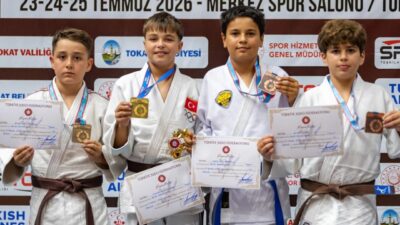 Kocaeli Büyükşehir Belediyesi Kağıtspor Kulübü, farklı branşlarda elde ettiği ulusal