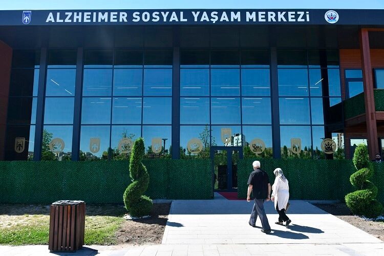 Ankara Büyükşehir Belediyesi, açıldığı dönem Başkent’te bir ilk olan Alzheimer