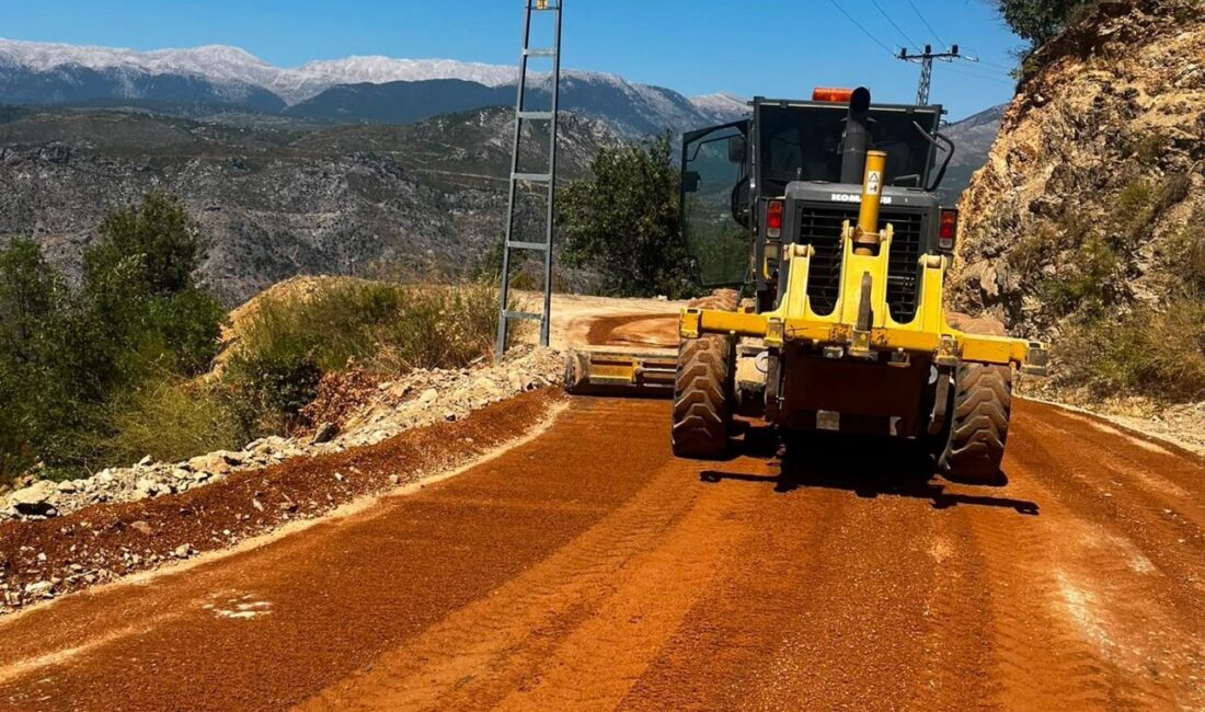 Antalya Büyükşehir Belediyesi kırsal yollarda bakım onarım ve alt yapı