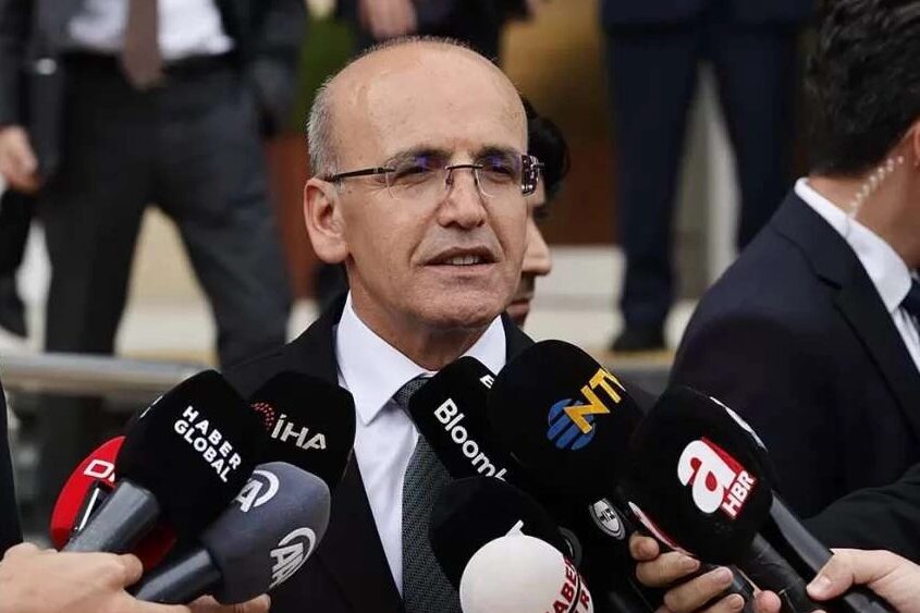 Hazine ve Maliye Bakanı Mehmet Şimşek, haziran ayında yıllıklandırılmış cari