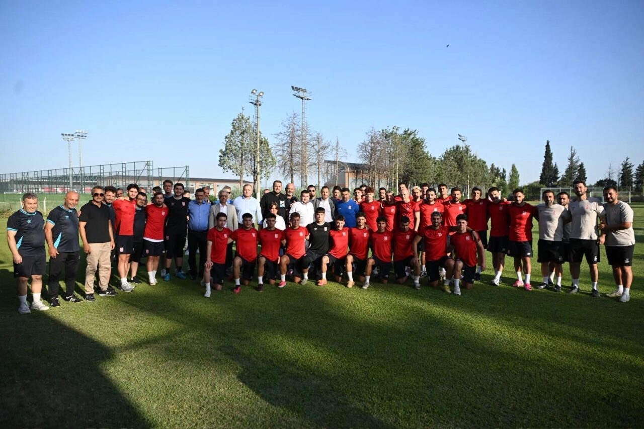 Balıkesir Büyükşehir Belediye Başkanı Ahmet Akın, Balıkesirspor Kulüp Başkanı Mert