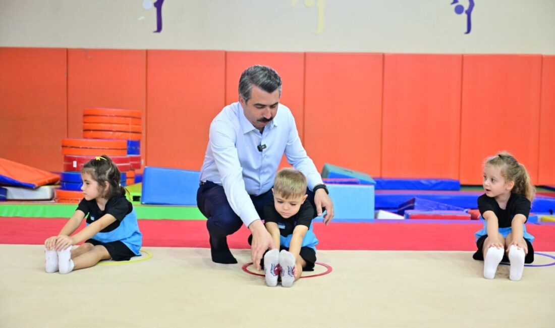 Bursa Yıldırım Belediyesi’nin düzenlediği Yaz Spor Okulları, binlerce çocuğu sporla buluşturuyor.