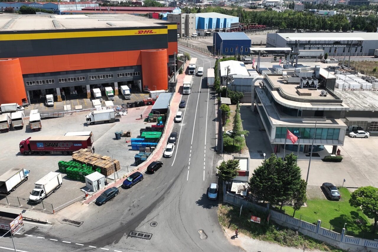 Kocaeli Büyükşehir Belediyesi, Çayırova Cumhuriyet Mahallesi’ndeki hal bölgesini kentin ana