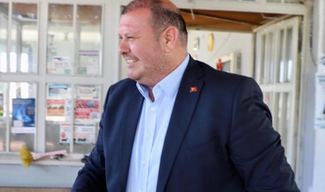 CHP Parti Sözcüsü Müslim Sarı, Menderes Belediye Başkanı İlkay Çiçek'in