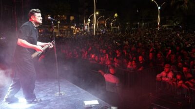 Kocaeli Büyükşehir Belediyesi, Karadeniz müziğinin sevilen sesi Ekin Uzunlar’ı “Fındık