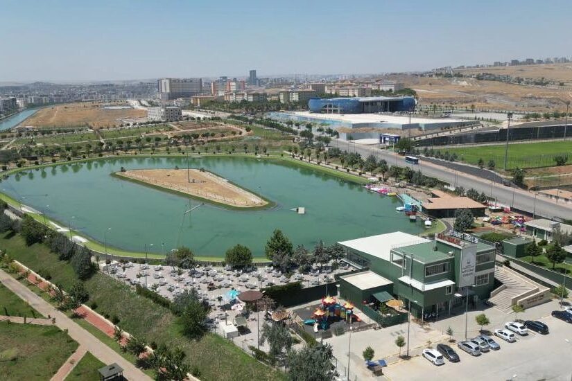 Şanlıurfa Büyükşehir Belediyesi, gençlerin eğitim hayatına katkı sunmak amacıyla GAP