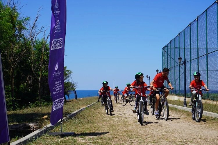 İstanbul Büyükşehir Belediyesi’nin (İBB) yaz tatilinde çocukları sporla ve doğayla