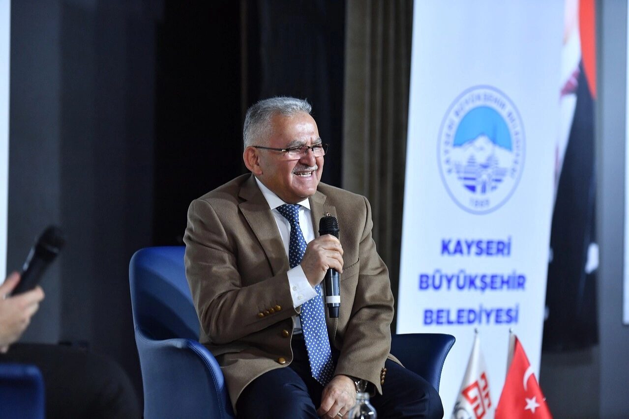 Kayseri Büyükşehir Belediyesi’nin ihtiyaç sahibi ailelerin çocuklarına yönelik 5 bin