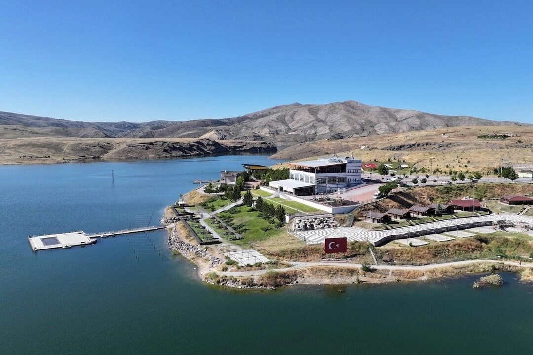 Kayseri Kocasinan Belediyesi’nin hayata geçirdiği ve maviyle yeşilin buluştuğu Kuşçu