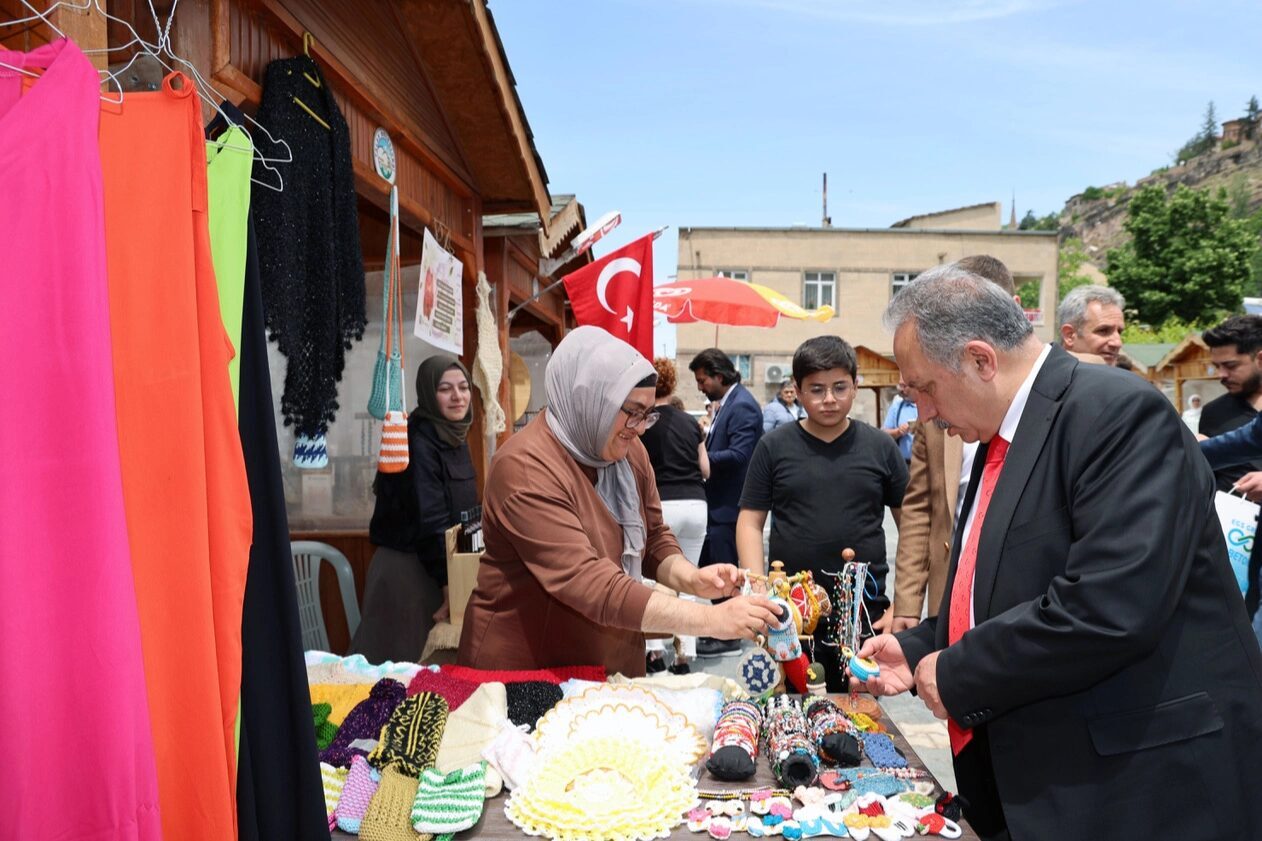 Talas Belediyesi'nin kadın girişimcilere destek amacıyla Maharetli Eller Kadın Girişimi