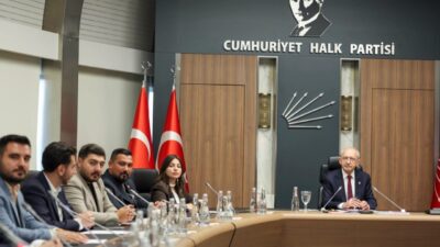 CHP Genel Başkanı Kemal Kılıçdaroğlu, göreve başlayan Gençlik Kolları Genel
