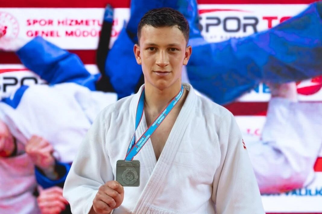 Osmangazi Belediyesporlu sporcular, Arnavutluk'ta gerçekleştirilecek Büyükler Balkan Judo Şampiyonası'nda ay-yıldızlı