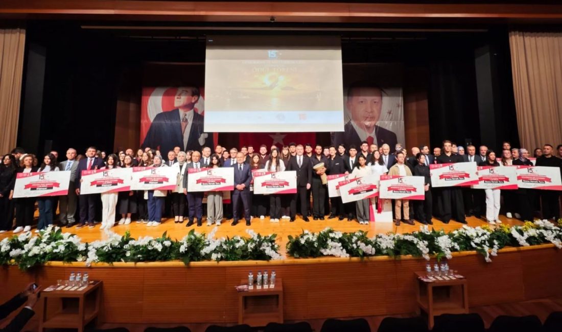 15 Temmuz yarışmalarının Türkiye finali Bursa’da gerçekleşti 15 Temmuz Demokrasi ve Millî Birlik Günü Yarışmaları Türkiye Finali