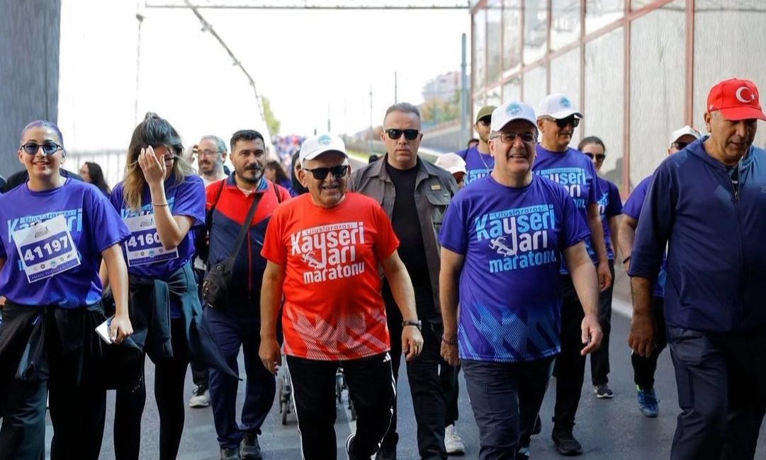 6’ncı Uluslararası Kayseri Yarı Maratonu gerçekleştirildi Kayseri Büyükşehir Belediyesi tarafından “Bir Maratondan Daha Fazlası” sloganı ve