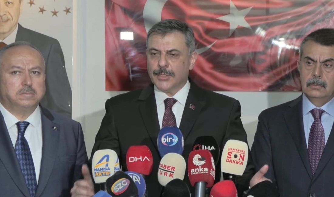 Bakan Çiftçi: 3 öğrenci yoğun bakımda İçişleri Bakanı Mustafa Çiftçi, 11 çocuğun yaralandığı saldırıda üç öğrencinin