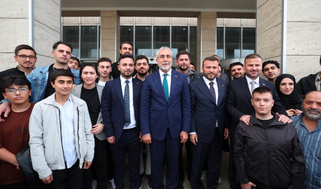 Bakan Işıkhan: Şehirlerimizin istihdamıyla ekonomimiz de güçlenecek Çalışma ve Sosyal Güvenlik Bakanı Vedat Işıkhan, Arnavutköy Belediyesi İstihdam