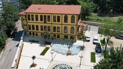 Bursa Düşünce Okulu için yeni başvurular alınıyor Bursa'da Yıldırım Belediyesi, rutin belediyecilik hizmetlerinin yanı sıra ilçenin sosyal,