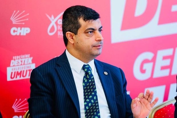 CHP Genel Başkan Yardımcısı ve Ankara Milletvekili Deniz Demir, zincir