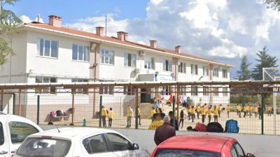İzmir’de Şehit Polis Gökhan Kirazlı Ortaokulu’nun adı değiştirildi mi? İletişim Başkanlığı, okul binasının isim değişikliğinin protokol kaynaklı olduğunu, şehidin