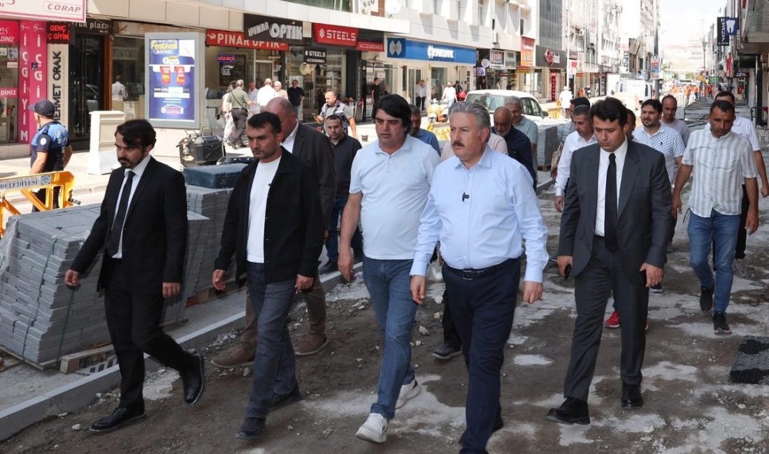 Kayseri Melikgazi’de şehir merkezine estetik dokunuş Kayseri Melikgazi Belediyesi, şehrin merkezini güzelleştiren çalışmalarına hız kesmeden devam