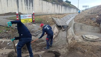 Büyükşehir Belediyesi ekipleri, Kocaeli’de etkili olan yağışlı hava nedeniyle sahadaki