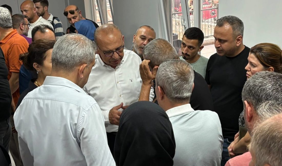 Turgutlu Belediye Başkanı Çetin Akın o öğrencilerin ailelerini ziyaret etti Manisa'da Turgutlu Belediye Başkanı Çetin Akın, sabah saatlerinde lise yakınındaki