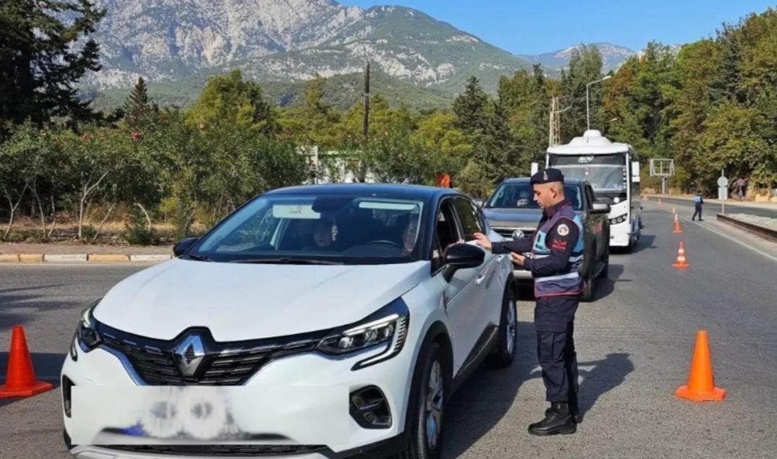 81 ilde dev operasyon! Aranan 912 kişi yakalandı İçişleri Bakanlığı koordinasyonunda ülke genelinde gerçekleştirilen “Aranan Şahıslar Uygulaması”nda, haklarında