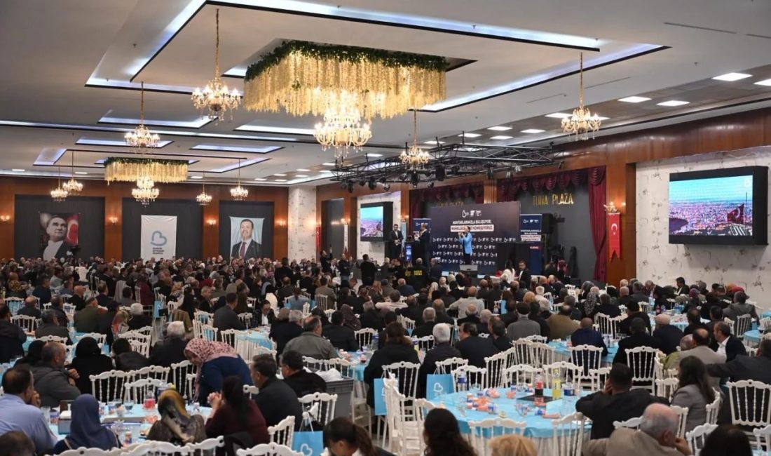 Balıkesir Büyükşehir Belediye Başkanı Ahmet Akın ve eşi Arbil Akın,