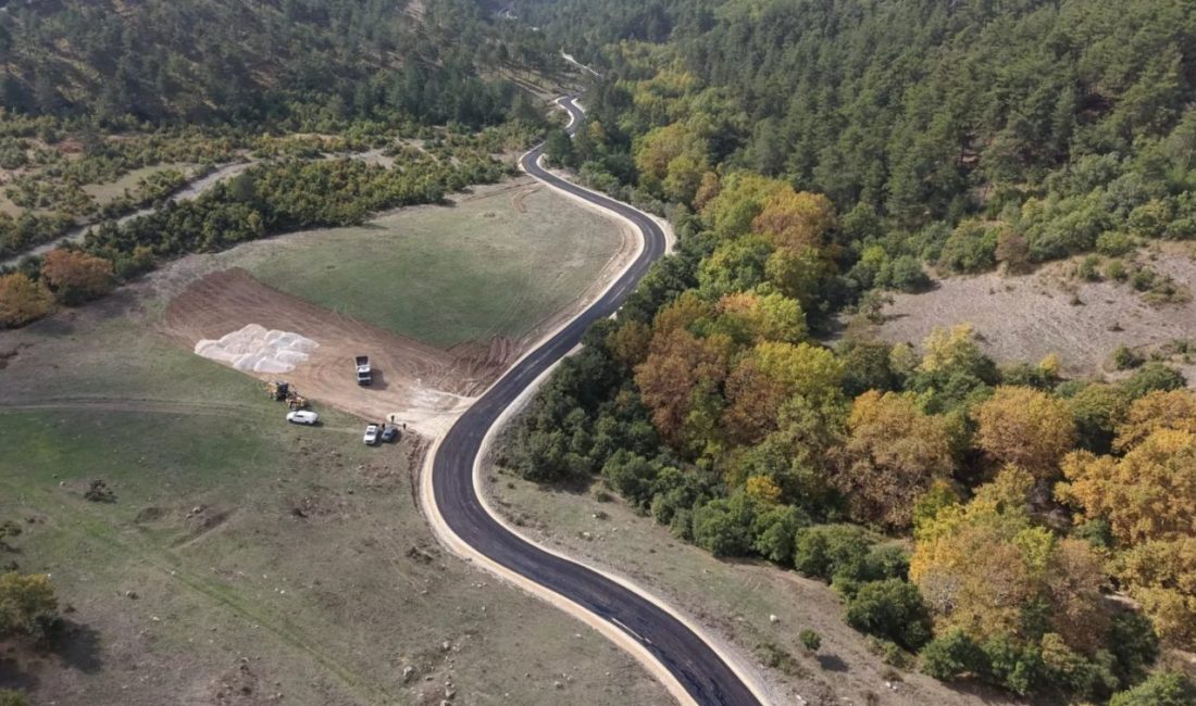 Bursa Osmangazi’de 10 kilometrelik yola Büyükşehir yenilemesi Bursa Büyükşehir Belediyesi, il genelinde ulaşım ağını güçlendirme çalışmaları kapsamında
