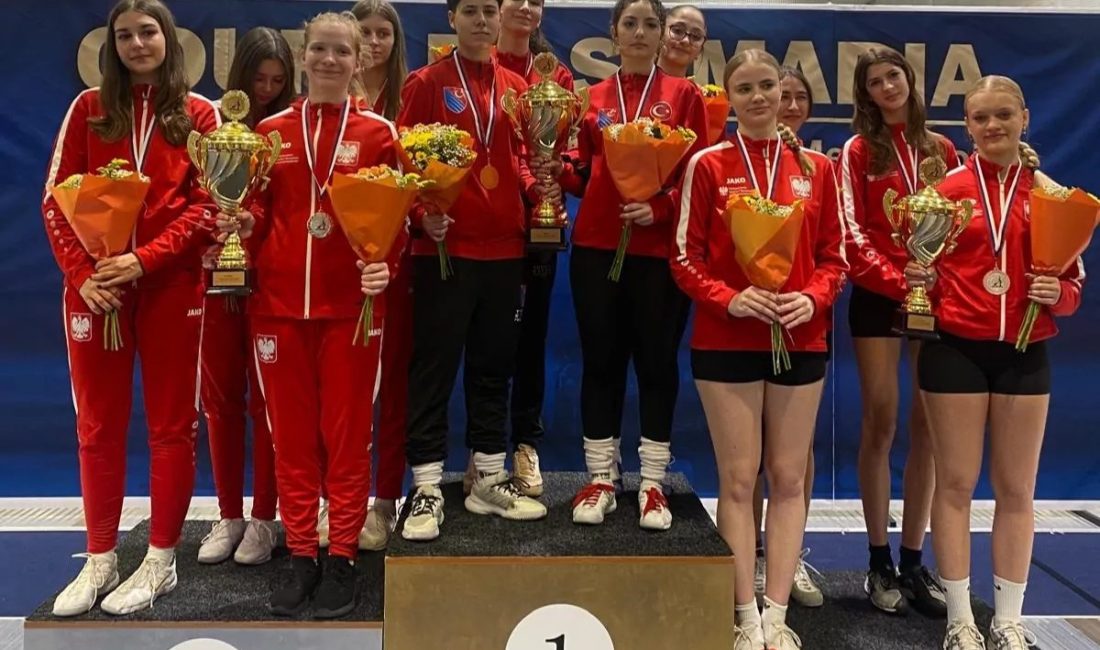 Bursa Osmangazi’nin eskrim başarısı sınırları aştı Bursa'da Osmangazi Belediyespor’un genç sporcusu Ada Küfeciler, Slovakya’nın Šamorín kentinde