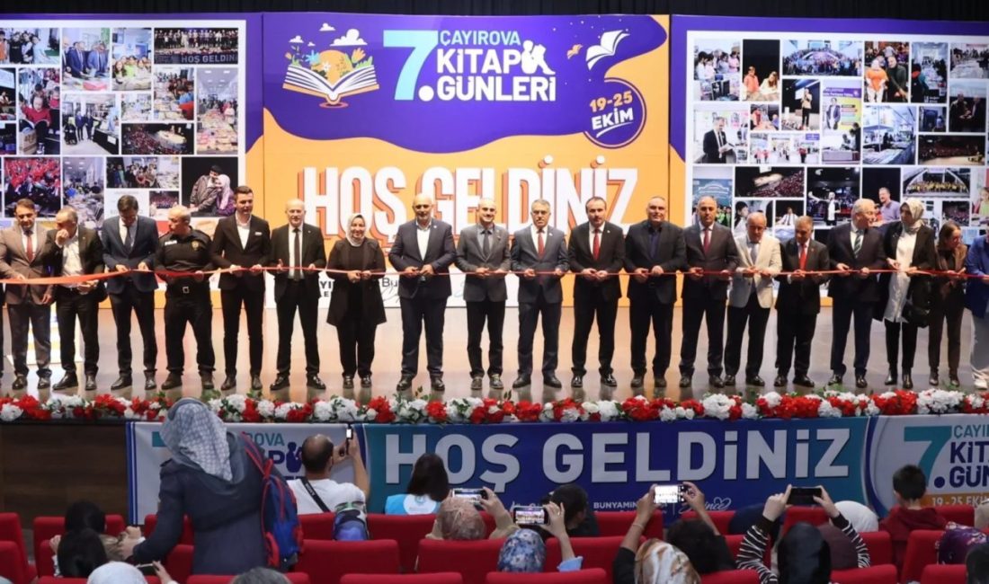 Çayırova 7. Kitap Günleri, kapılarını ziyaretçilerine açtı Çayırova Belediyesi’nin bu yıl 7'ncisini düzenlediği Çayırova Kitap Günleri, bugün