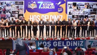 Çayırova Belediyesi’nin bu yıl 7'ncisini düzenlediği Çayırova Kitap Günleri, bugün