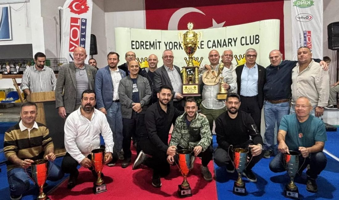 Dünyanın en büyük Yorkshire Kanarya Yarışması Edremit’te yapıldı Edremit dünya en büyük Yorkshire Kanarya Yarışması’na ev sahipliği yaptı.